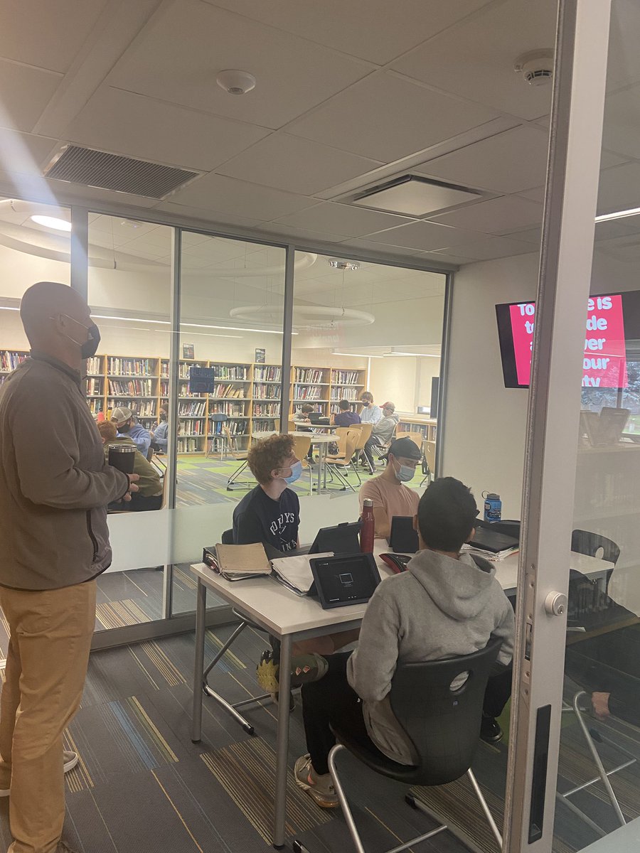 cbridge384's tweet photo. @HawkWolf39 Mr. Resis came to check out our 8th graders’ Book Trailer progress today. Kids were proud to show off their work! #LearningCommons #The6Cs  @Wilmette39 https://t.co/F4vGgvBn4c