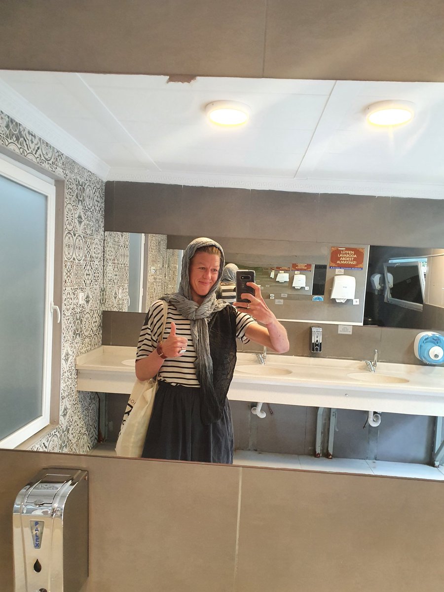 7Shammer's tweet photo. Love when the modesty wardens colour match your outfit at the mosque. Thanks guys! #that'sgoodhijab https://t.co/k1sKNhrmVP