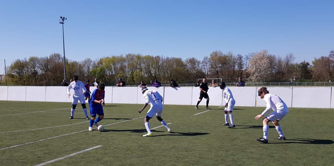 SSolidaires's tweet photo. #RT @cecifootoff: ⚽️ [Championnats de France de cécifoot] 🇫🇷 RETOUR DES COMPETITIONS !
👉 En CATEGORIE B1 ⤵
➡ REPRISE de la poule NORD le 20/11 à Schiltigheim !
➡ REPRISE de la poule SUD le 11/12 à Bondy !
👉 En catégorie B2/B3 ⤵
➡ REPRISE les 26-2… https://t.co/V0mGxn2LoK
