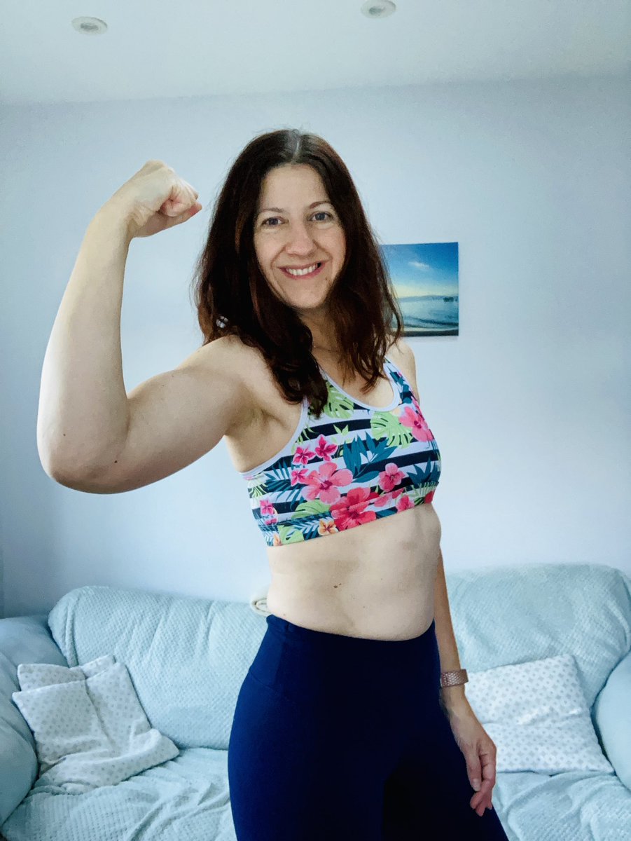 MarieJones14057's tweet photo. 100 sit ups and 100 thrusters definitely deserves a #flexfriday right?!! #Month10 week one done ✔️@MyPeakChallenge @SamHeughan #mypeakchallenge #peaker #FitnessMotivation https://t.co/y3Df5iQPIo