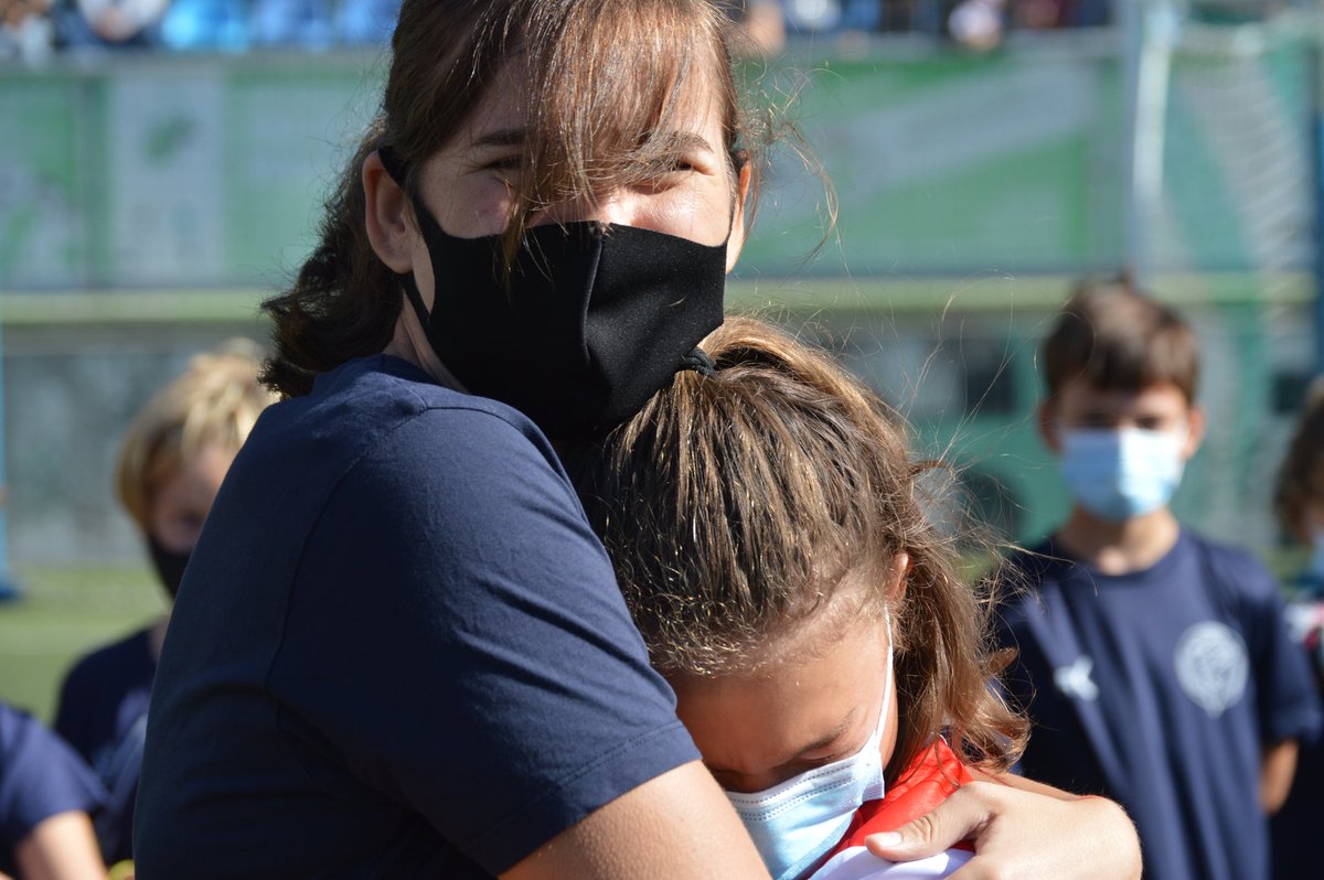 matagigantesNET's tweet photo. Capitana, referente, amiga, solidaria, rayista, cercana, amable, deportista, noble y desde hoy un año más mayor.
Se nos quedan muy cortos los 280 caracteres para desearte feliz cumpleaños y feliz vida, Ali 🎂🥳🎉🎊 https://t.co/VzBTKcYrof
