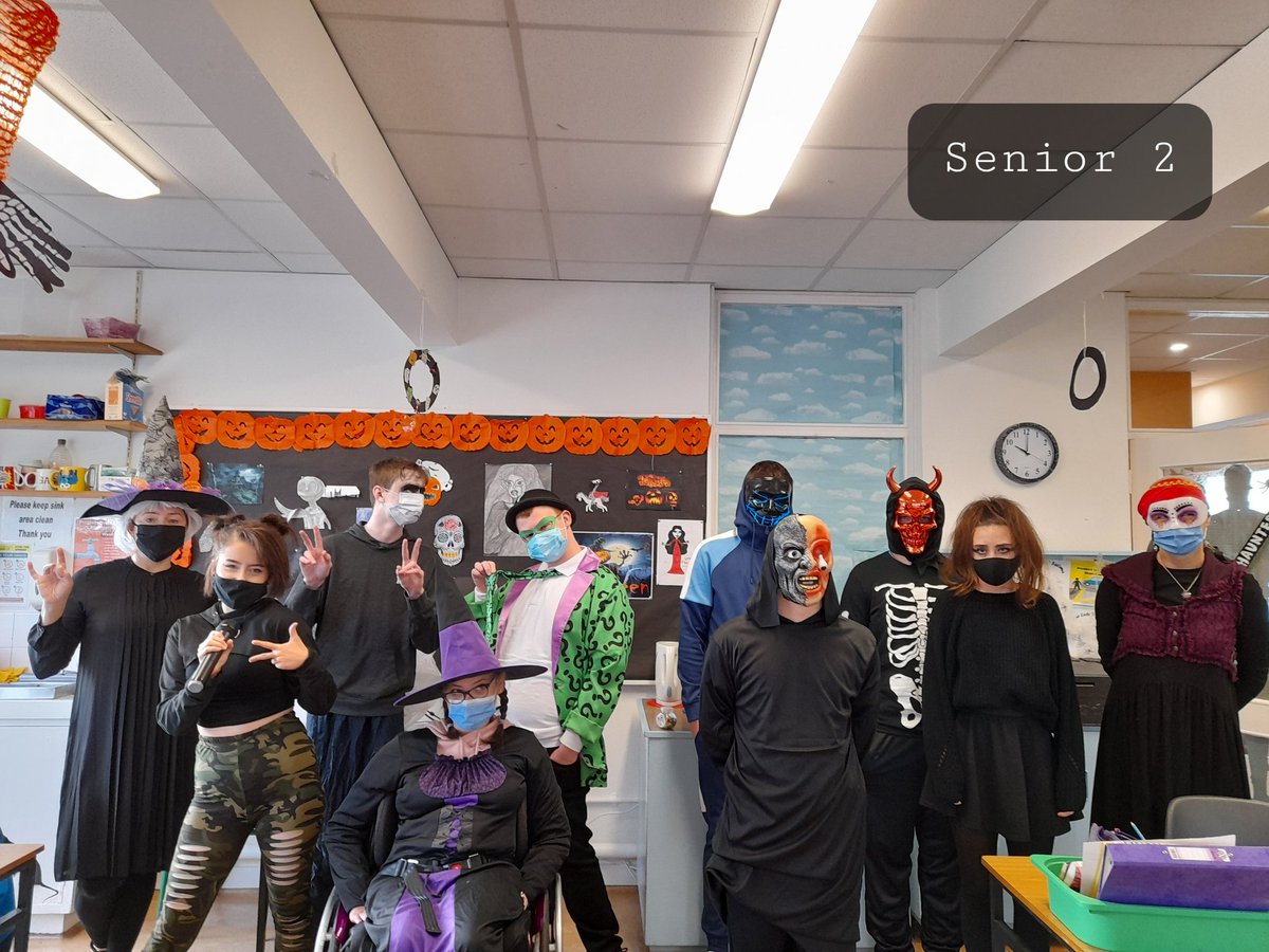 FatimaSchool4's tweet photo. Senior classes' photos https://t.co/QaWSBu7ff6