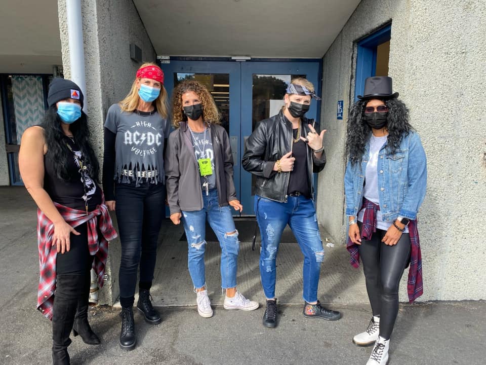 OakGroveSD's tweet photo. Sakamoto and Oak Ridge were rocking out yesterday for ROCK YOUR SCHOOL Day! #RockYourSchoolDay #rocknroll #advancingOGSD https://t.co/gNkcjjhIoI