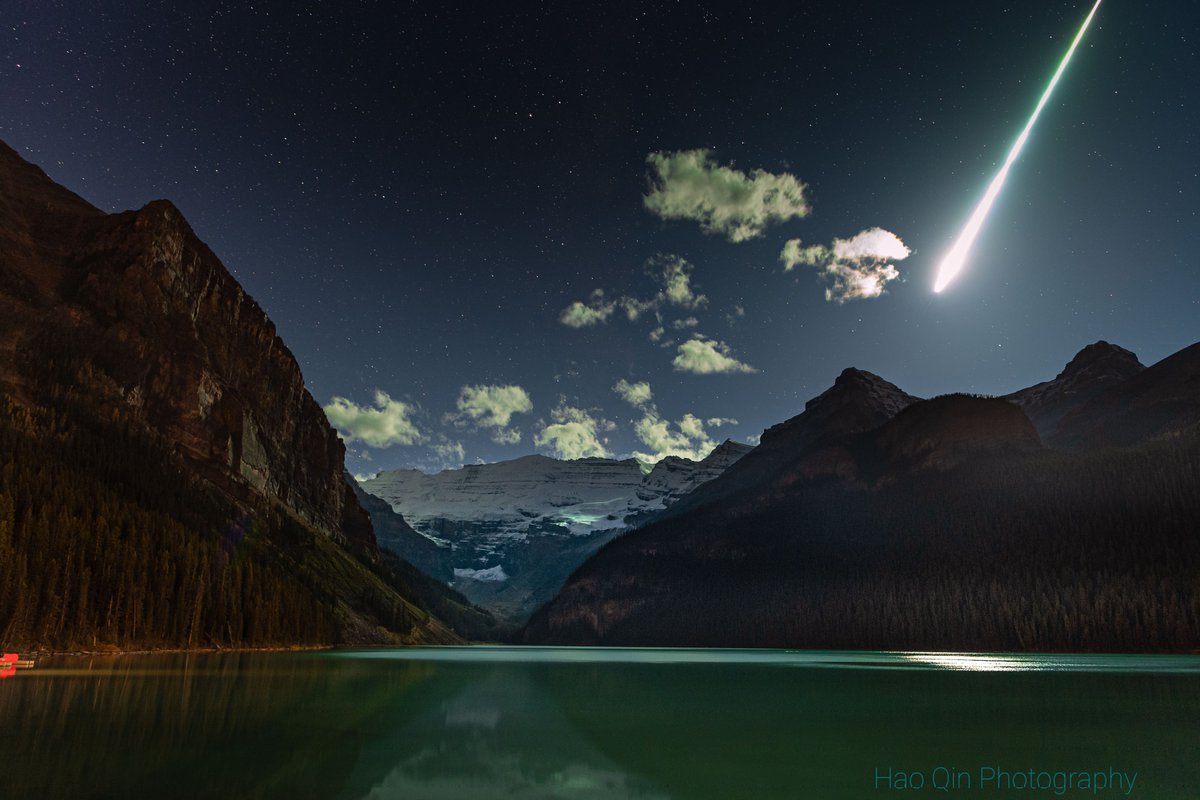 Hao Qin was taking a long-duration sky image when he captured by accident the brightest meteor he had ever seen. Clearly a fireball, the disintegrating space-rock created a trail so bright it turned night into day for about two seconds earlier this month 📸: Hao Qin