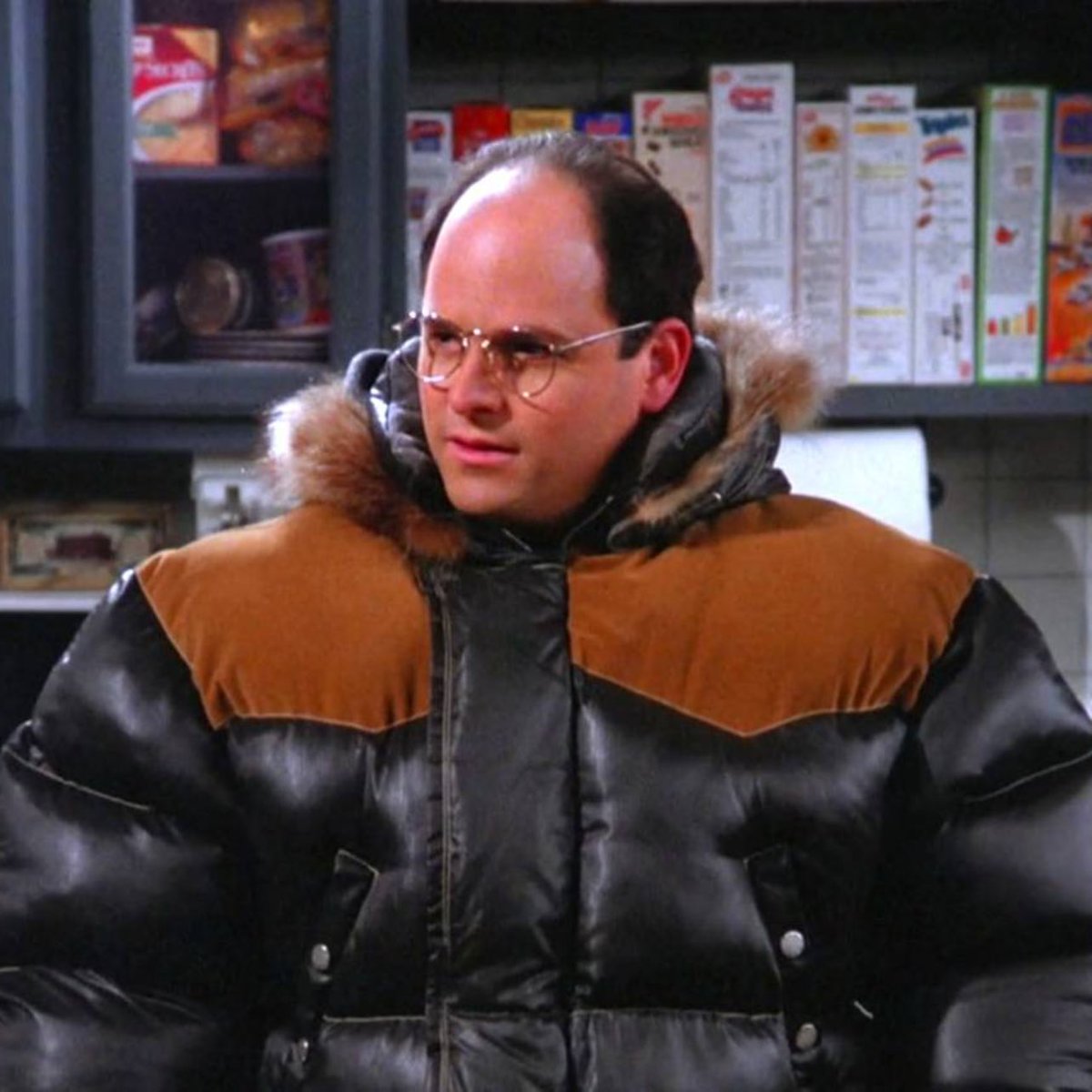 americanamemes's tweet photo. People in            People in 
LA at                   LA at 
9am when          1pm when 
It's 55°:               it's 72°: https://t.co/DQSJp2Eueh