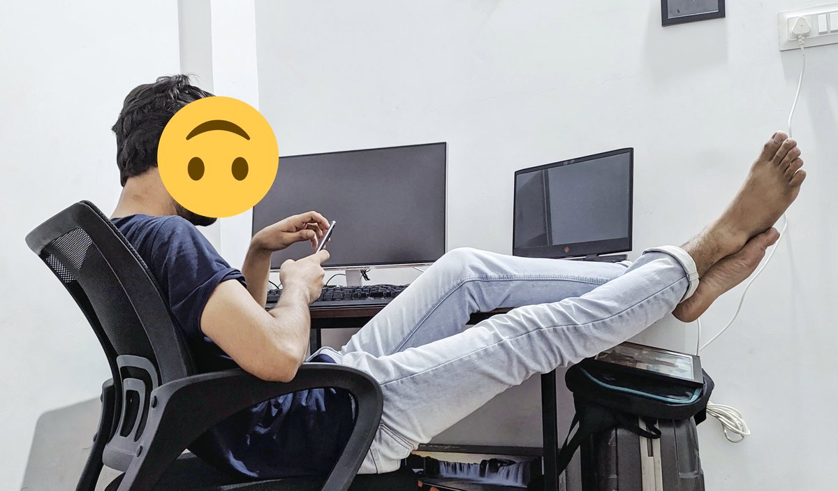 tamjeedusman's tweet photo. Me: Why does my back hurt? 
Also me: https://t.co/dQGstakuXZ