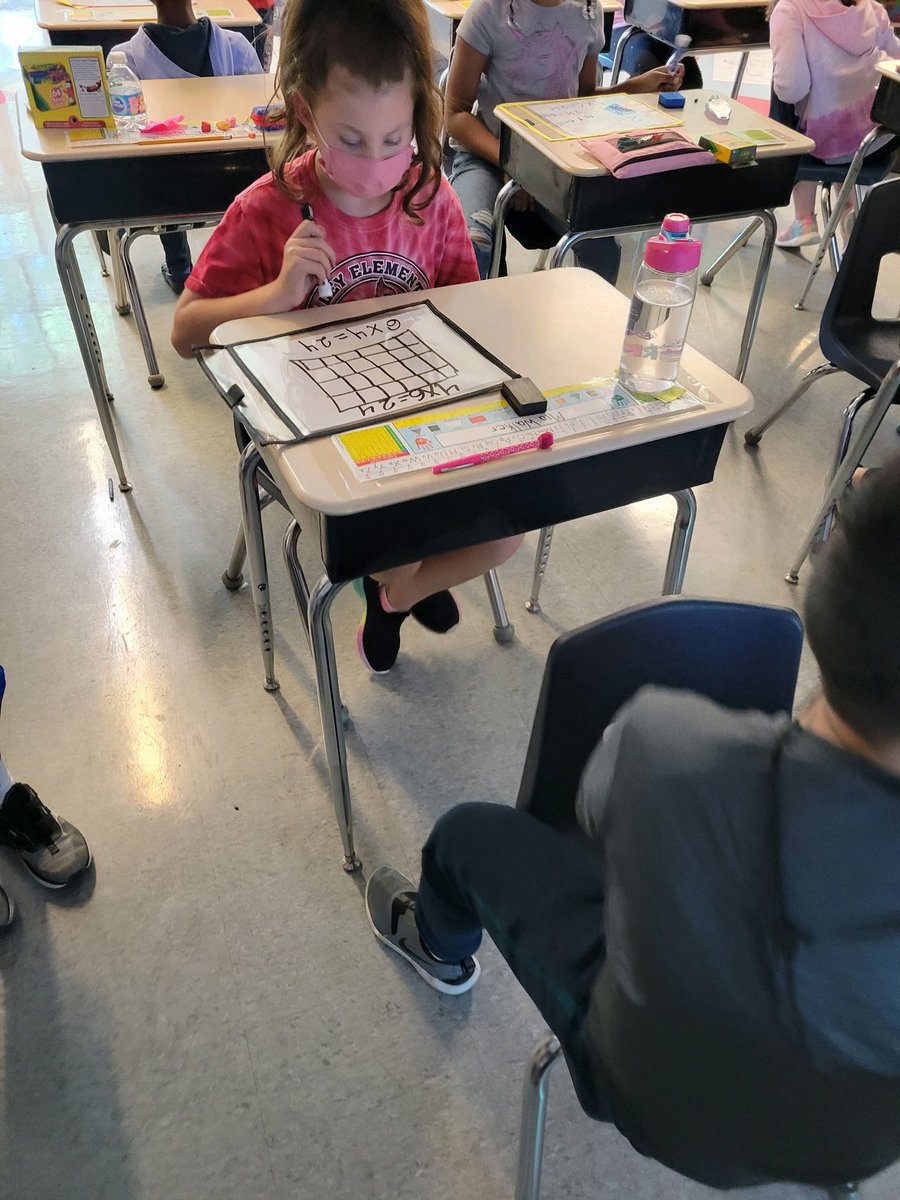 SolleyAACPS's tweet photo. It’s #fluencyfriday &amp; our #AACPSAwesome third grade students in Miss Oswinkle‘s class are engaged in math activities with a partner &amp; @FirstInMath. https://t.co/C9kihoLEnj