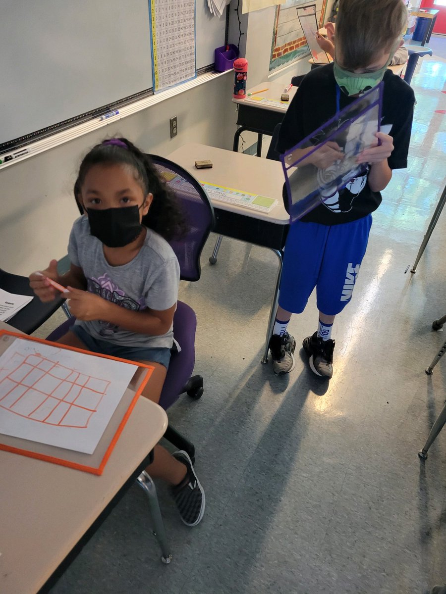 It’s #fluencyfriday &amp; our #AACPSAwesome third grade students in Miss Oswinkle‘s class are engaged in math activities with a partner &amp; <a href="/FirstInMath/">First In Math</a>.