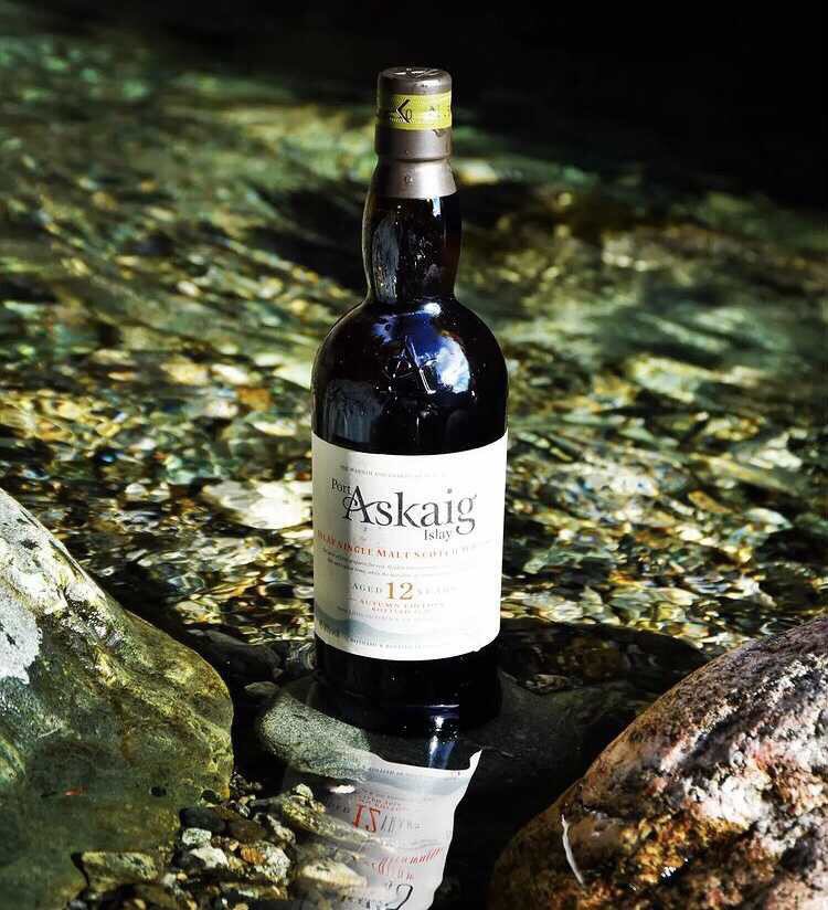 Like Islay, the elegant spirit of Port Askaig moves at its own pace - ebbing and flowing with seasons, responding to the heritage and personality of the place it calls home, to make for a whisky that truly pays homage to its Ileach home.

Image: @ holgerkurth on IG