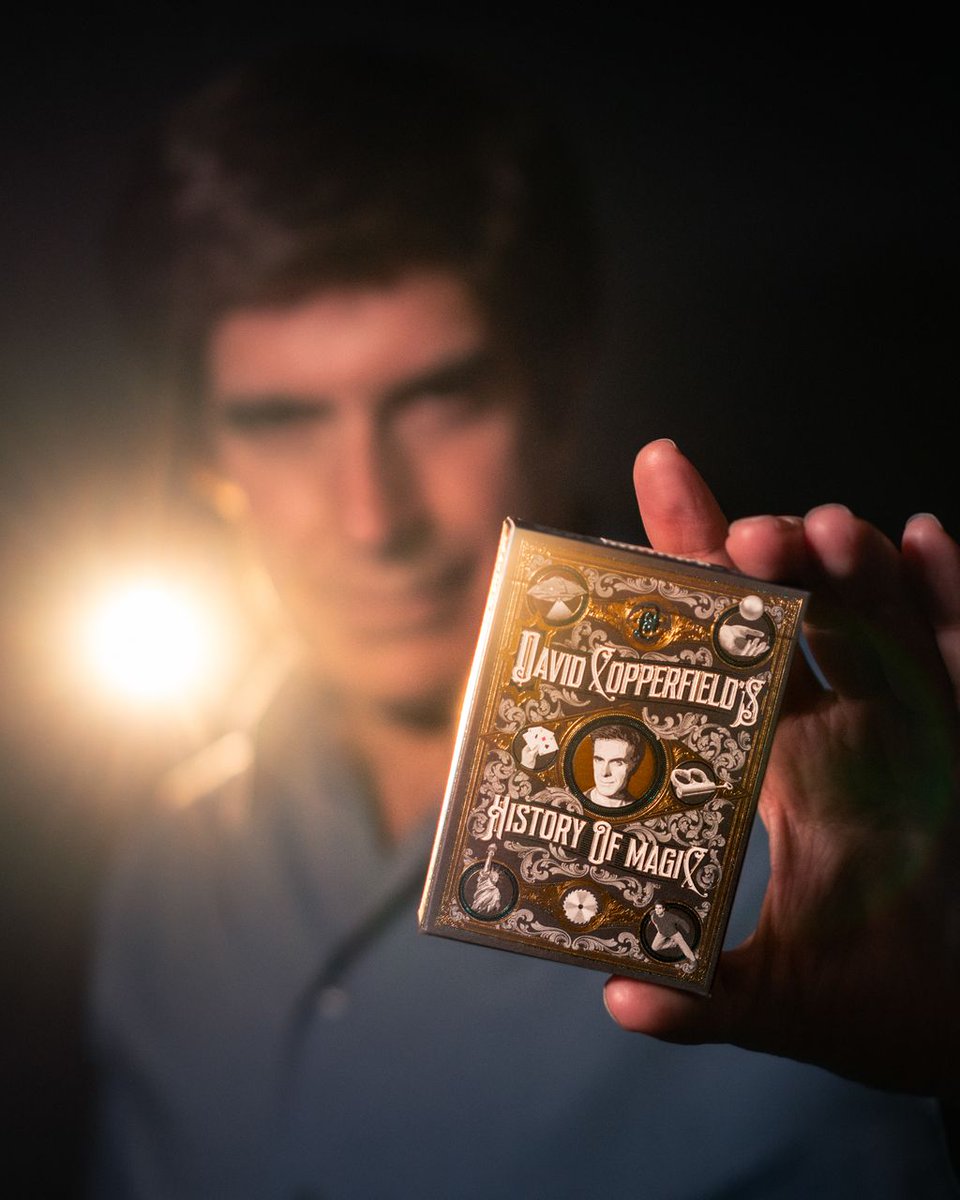 Copperfield's tweet image. I'm celebrating the release of my new book "David Copperfield's History of Magic" by giving you the chance to win one of these exclusive, custom Hudson decks. Very limited quantities! Enter here: simonandschuster.com/p/history-of-m…