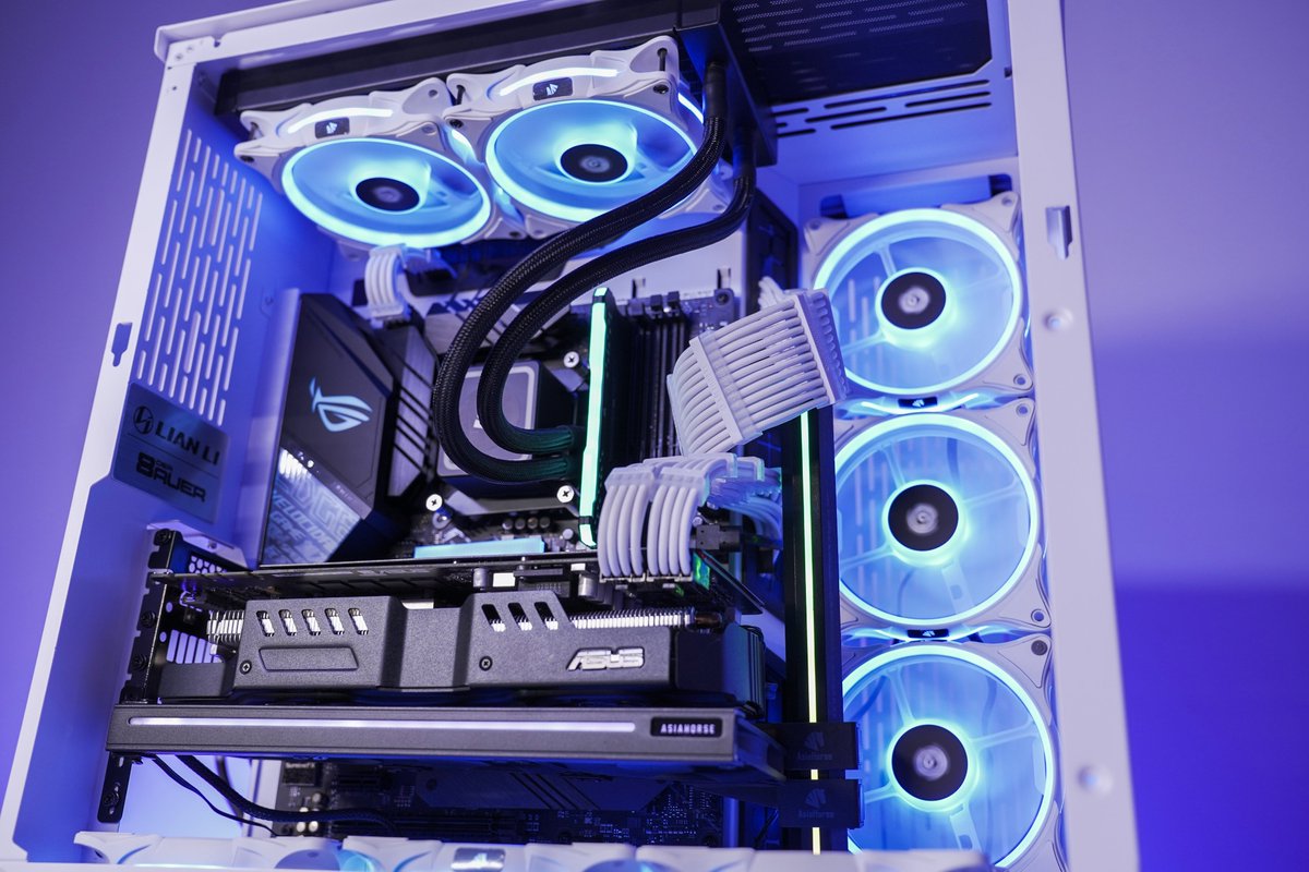 Asiahorse_PC's tweet photo. Customization is sweet!!!
#cleansetup #extremegaming #setupwars #gamingsetups #pcsetup #gamingcommunity #gaming #pcbuild #pcgaming #gamingislife #custom #pc #cable #cablecomb #DIY https://t.co/Gq2aVXqGaa
