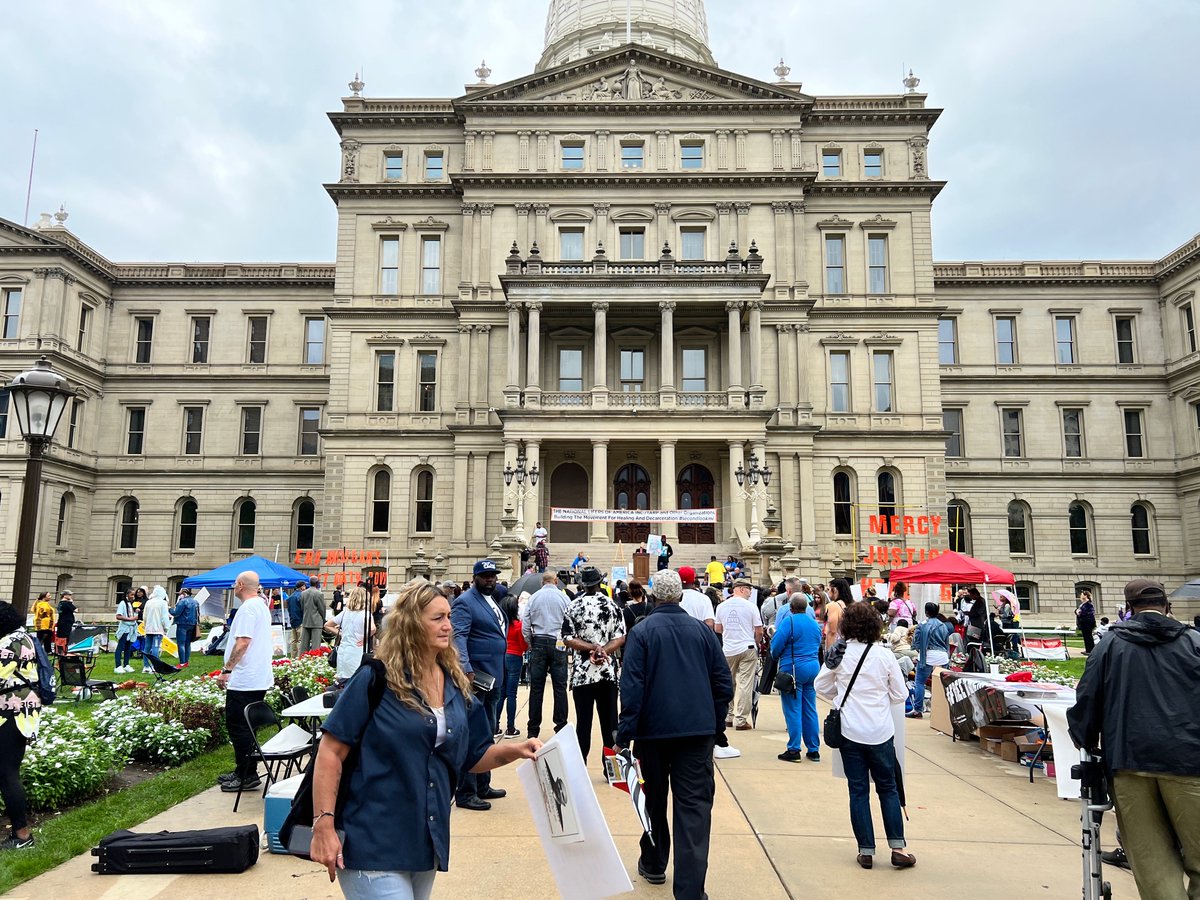 abwmentoring's tweet photo. ABW mentee, LaWanda mc’d the National Lifer of America Rally at Michigan’s Capital last week. ABW’s partner American Friends Service Committee spoke at the event about ending Michigan’s secrect death penalty. #formerlyincarcerated #ABWForward https://t.co/Jd4DvabWLy