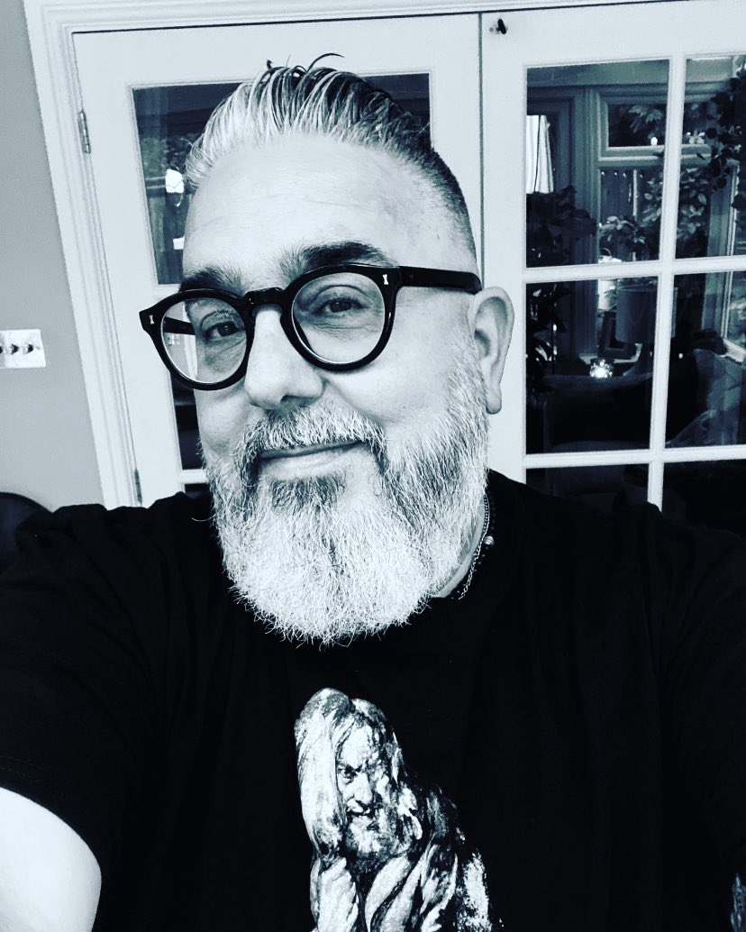 Thanks to Alex @barbers_headsupcrowthorne for yet another ACE and sharp barnet cut… nice to see @frankbrown_6 back in his feet again too… nice boot BTW….. #haircut #sharphaircut #barbershop #skinfade #silverfox #hairstyles