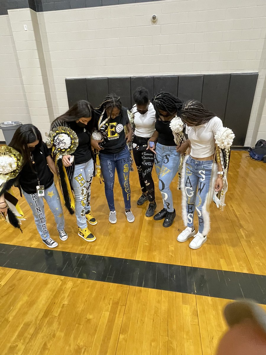 Eisenhower Freshman Volleyball team went all out for Homecoming. SwoopSwoop🦅🦅🦅🦅🦅<a href="/Ike9_AISD/">Eisenhower 9 College Prep</a> <a href="/AldineSports/">AldineISDSports</a> <a href="/drgoffney/">Dr. LaTonya M. Goffney</a> <a href="/JEOcanas1/">Jane Ocañas</a>