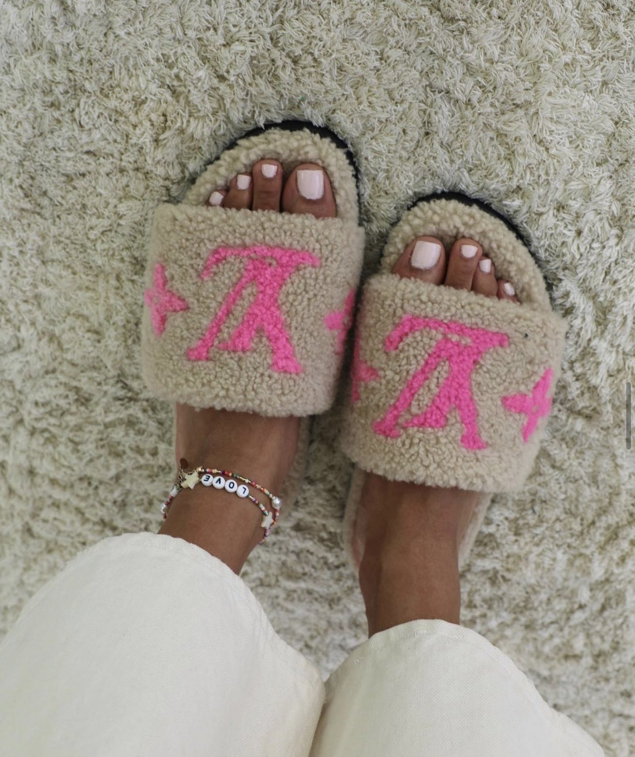 louis vuitton fluffy sliders