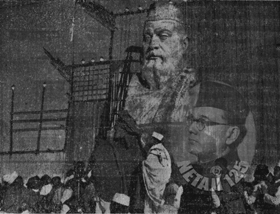 chandrachurg's tweet photo. Fittingly, the Congress venue in Haripura with Subhas Bose as Rashtrapati was named Vithal Nagar. Seen in this rare photograph is Bose unveiling the bust of Vithalbhai. The old man had bequeathed a large part of his fortune to be used by Bose for the freedom struggle. 
@anujdhar https://t.co/qMnzvNHYwR