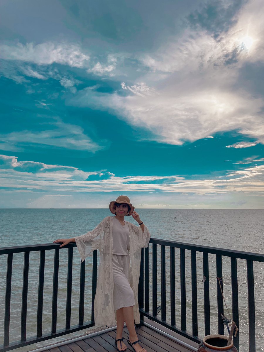 diramelur's tweet image. Tak tahu baju bape tahun lepas beli xpernah pakai. Tp alhamdulillah masih lagi muat short vacay with @hahanisazmi 

Thank you multicooker cuckoo, thank you water filter cuckoo membuatkan diri sentiasa makin kurus ❤️

#tipskurus #tipssihat #yoursiscuckoo #N1victory