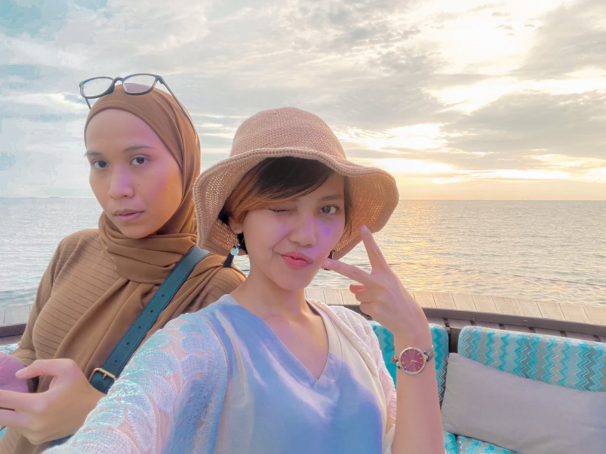 diramelur's tweet image. Tak tahu baju bape tahun lepas beli xpernah pakai. Tp alhamdulillah masih lagi muat short vacay with @hahanisazmi 

Thank you multicooker cuckoo, thank you water filter cuckoo membuatkan diri sentiasa makin kurus ❤️

#tipskurus #tipssihat #yoursiscuckoo #N1victory