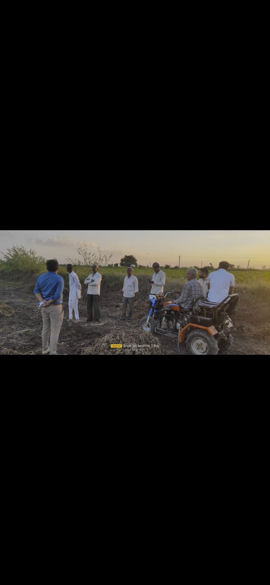 Hansraj3735's tweet photo. આજ રોજ મામલતદાર કોર્ટ એક્ટ અંતર્ગત અમરેલી તાલુકાના ચકકરગઢ ગામે લોકોની ખેતી લાયક જમીનોના પરસ્પર વિવાદોનું નિવારણ લાવવા બે જગ્યાએ સ્થળતપાસ કરવામાં આવી.@CollectorAmr @prant_amreli @trajendrabjp @CMOGuj https://t.co/SJV1tRPxIt