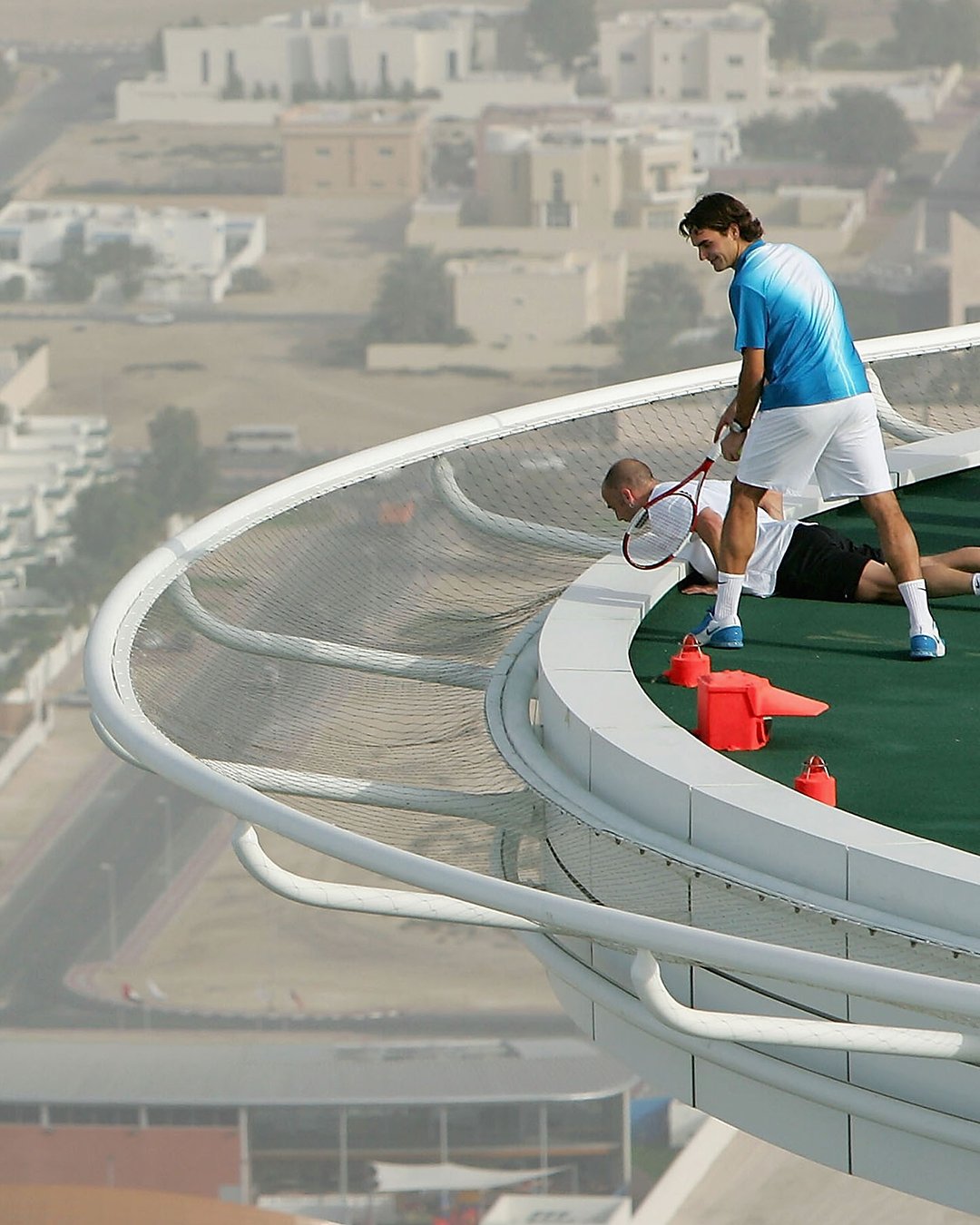 Burj al arab теннисный корт