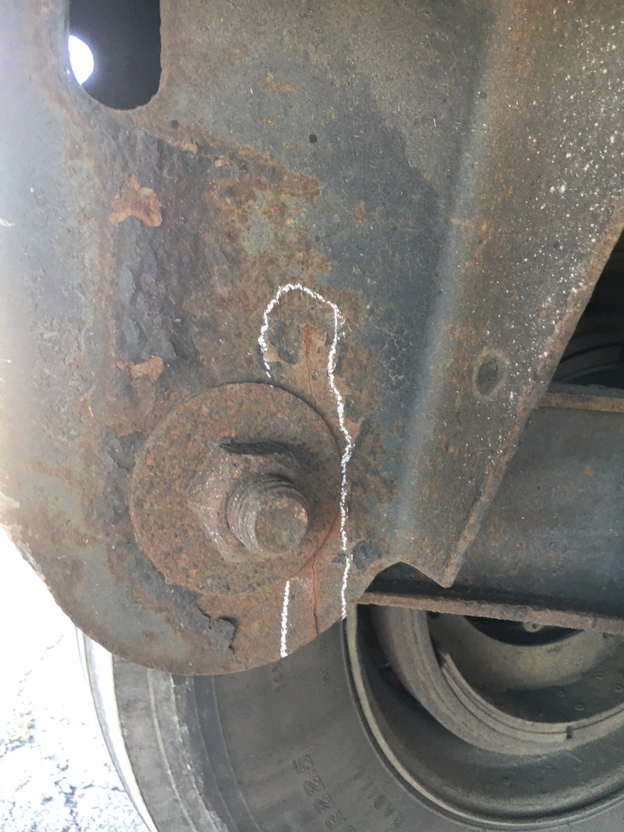 ONtransport's tweet photo. Truck drivers, inspect your vehicle before you get behind the wheel. 

One of our enforcement officers stopped a tractor trailer and found a 5-inch crack at the fourth axle of the suspension hanger. Charges were laid and the trailer was placed out of service. #roadsafety https://t.co/iHDQjgqeLk