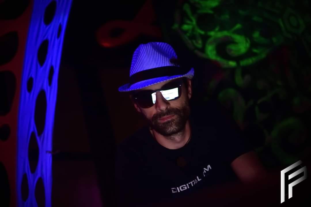 digital_om's tweet photo. Jovan from @MiddleMode just vibing >> Check out his latest music 🔊 https://t.co/iZQ9xGeCNB
#middlemode #middlemodemusic #digitalom #digitalomproductions #psyfamily #trancefamily #psytrance #djinglife #nature #psytranceculture #psytranceworld #progressivetrance #progressive https://t.co/jm9Ele15P3