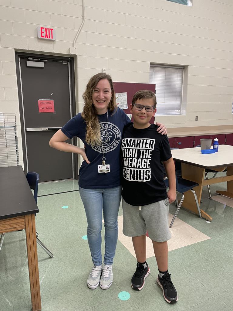 DelauneMs's tweet photo. At open house last night a parent took a picture of me and her son and shared it with me today. It warms my heart that parents and kids want to keep the memories of their teachers 💓 #gameon @CryarCISD https://t.co/IujRfyCuQ1