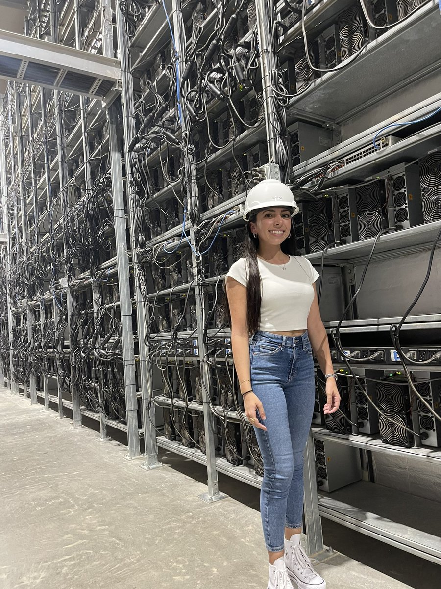 jessicahodlr's tweet photo. #Bitcoin mining is hot 🥵 (literally) https://t.co/Rrr96RzElG