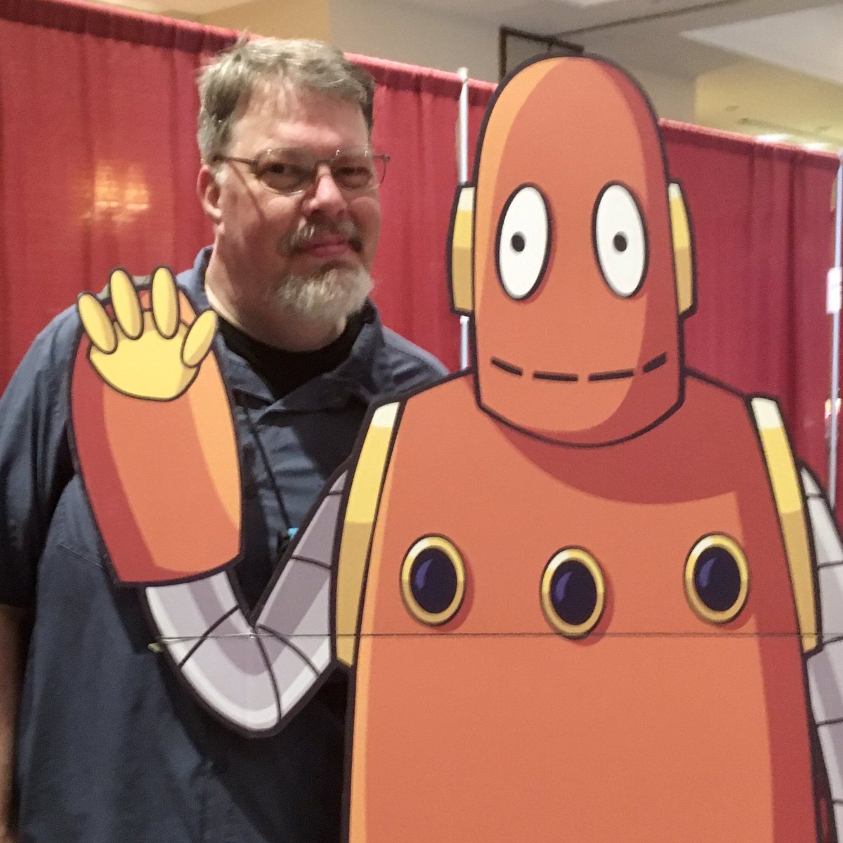 TheScienceGiant's tweet photo. 🤖BEEP, BEEP! Moby and me at the @brainpop booth in the @fast_science vendor area! #brainpop #fastliveinperson #fastscience #staygiant #sciencegiants https://t.co/QaF6mBDlsZ
