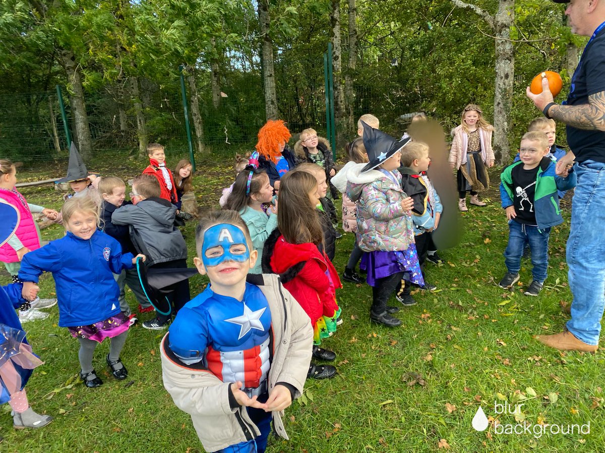 DpSfrancis's tweet photo. Wow what a fun busy day Dosbarth Roald Dahl had today😀We went on a pumpkin hunt🎃 We dressed up😀 and we did lots of spooky activities👻 Happy half term everyone🍬🎃
#healthyconfidentindividulas 🍎
@dps_waters https://t.co/RfocRCP06E