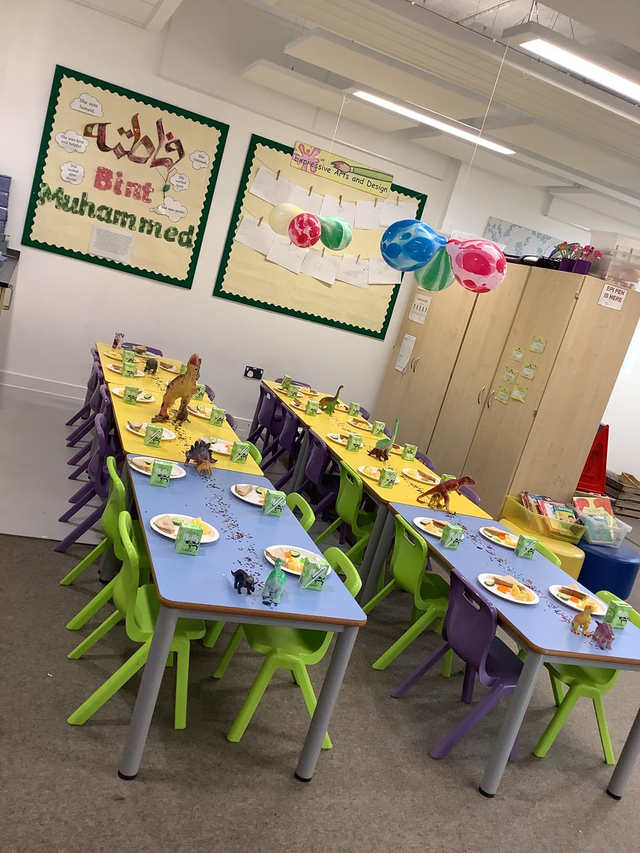 olive_bham's tweet photo. Reception enjoyed a ROAR-some picnic today to complete their dinosaur topic! #Dinosaurs #EYFS #EndofUnit #Picnic https://t.co/fQhsYsTcy1