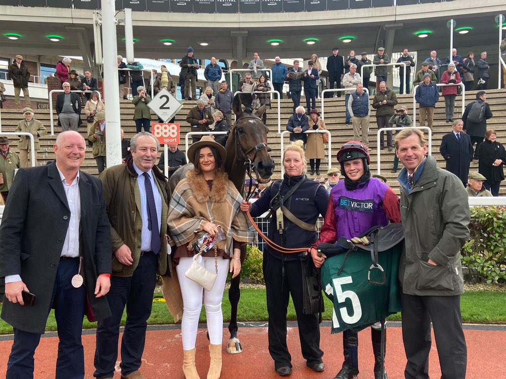 jamiesnowden's tweet photo. What a thrill to see the two time @CheltenhamRaces #winner and old legend #Factofthematter finish 2nd under young @willfeathersto6 at the track today. @BetVictor https://t.co/VlEO33Z8bP