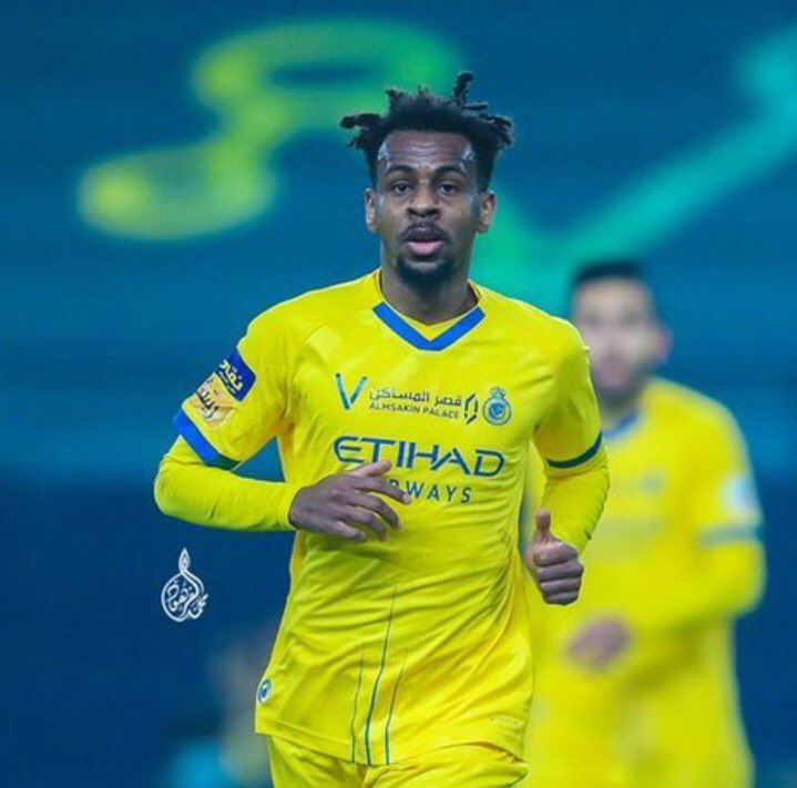 خيبري ..
يبحث عن فرصه وهو يستحقها ، هذا حرام مايكون اساسي في كل مباراة ..!!
لاعب " انيق + ثقه + خامة محور 👏🏼
لازم نحرص عليه 💛💛💛💛💛