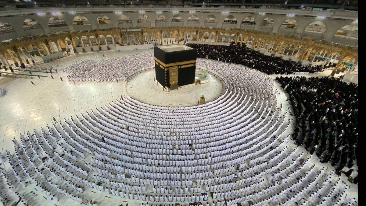 HaramainInfo's tweet photo. A beautiful sight of Masjid Al Haram this evening with no more Social Distancing. https://t.co/LTcfIHPzk2