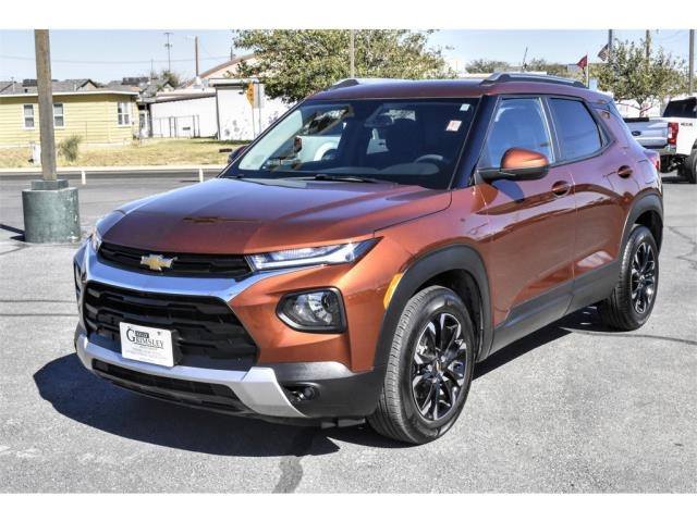 KellyG_Honda's tweet photo. This pre-owned 2021 #Chevrolet #Trailblazer LT🛣has a youthful style⚡️that's perfect for anyone with a busy life😎! You'll blaze trails in style🤩, with signature LED lighting, alloy wheels, and an athletic stance🏈!
Check it out today➡️: https://t.co/nmqcN90mBa
#kellygrimsley https://t.co/OxDILDLrCY