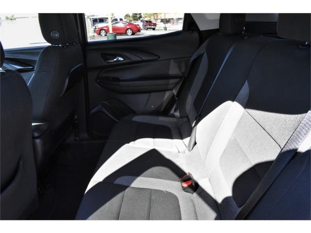 KellyG_Honda's tweet photo. This pre-owned 2021 #Chevrolet #Trailblazer LT🛣has a youthful style⚡️that's perfect for anyone with a busy life😎! You'll blaze trails in style🤩, with signature LED lighting, alloy wheels, and an athletic stance🏈!
Check it out today➡️: https://t.co/nmqcN90mBa
#kellygrimsley https://t.co/OxDILDLrCY