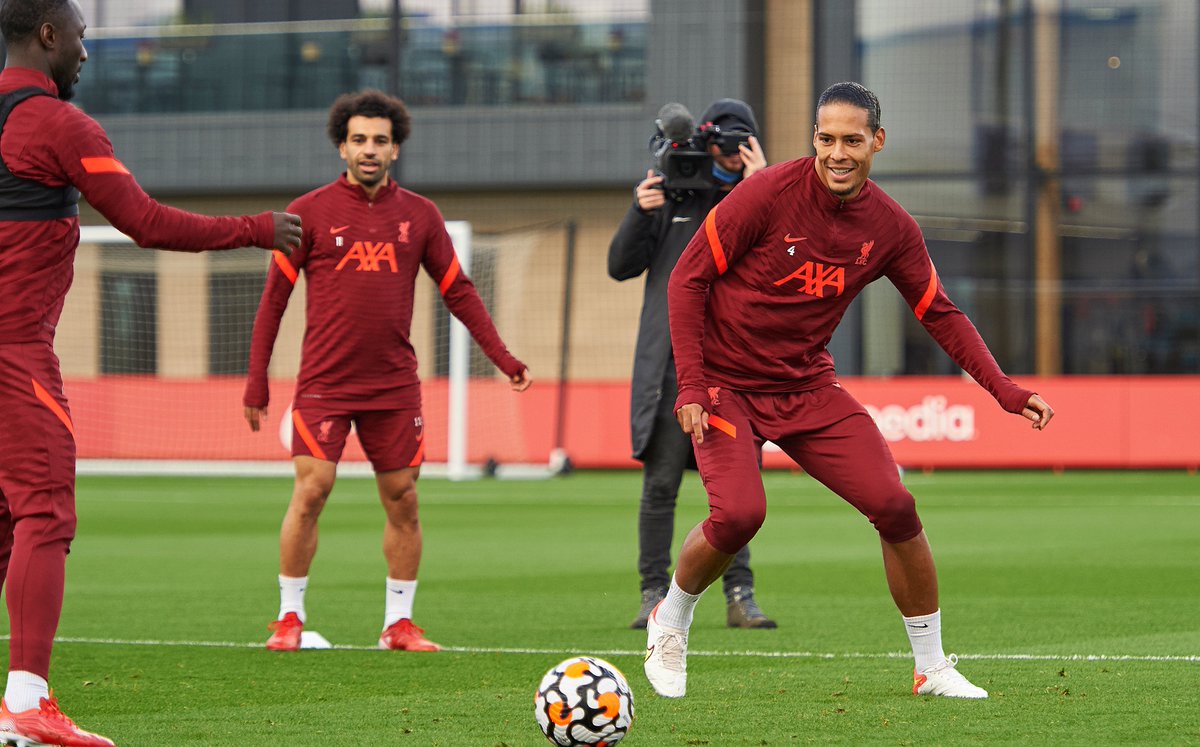 LFC's tweet photo. Setting up for #MUNLIV on Sunday 💪 https://t.co/DLTkx3hyCQ