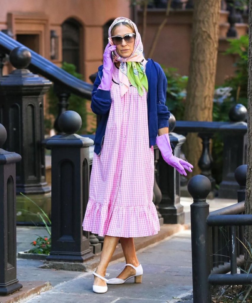 erincsulli's tweet image. scooby doo at the airport