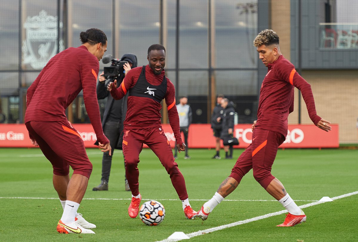 LFC's tweet photo. Setting up for #MUNLIV on Sunday 💪 https://t.co/DLTkx3hyCQ