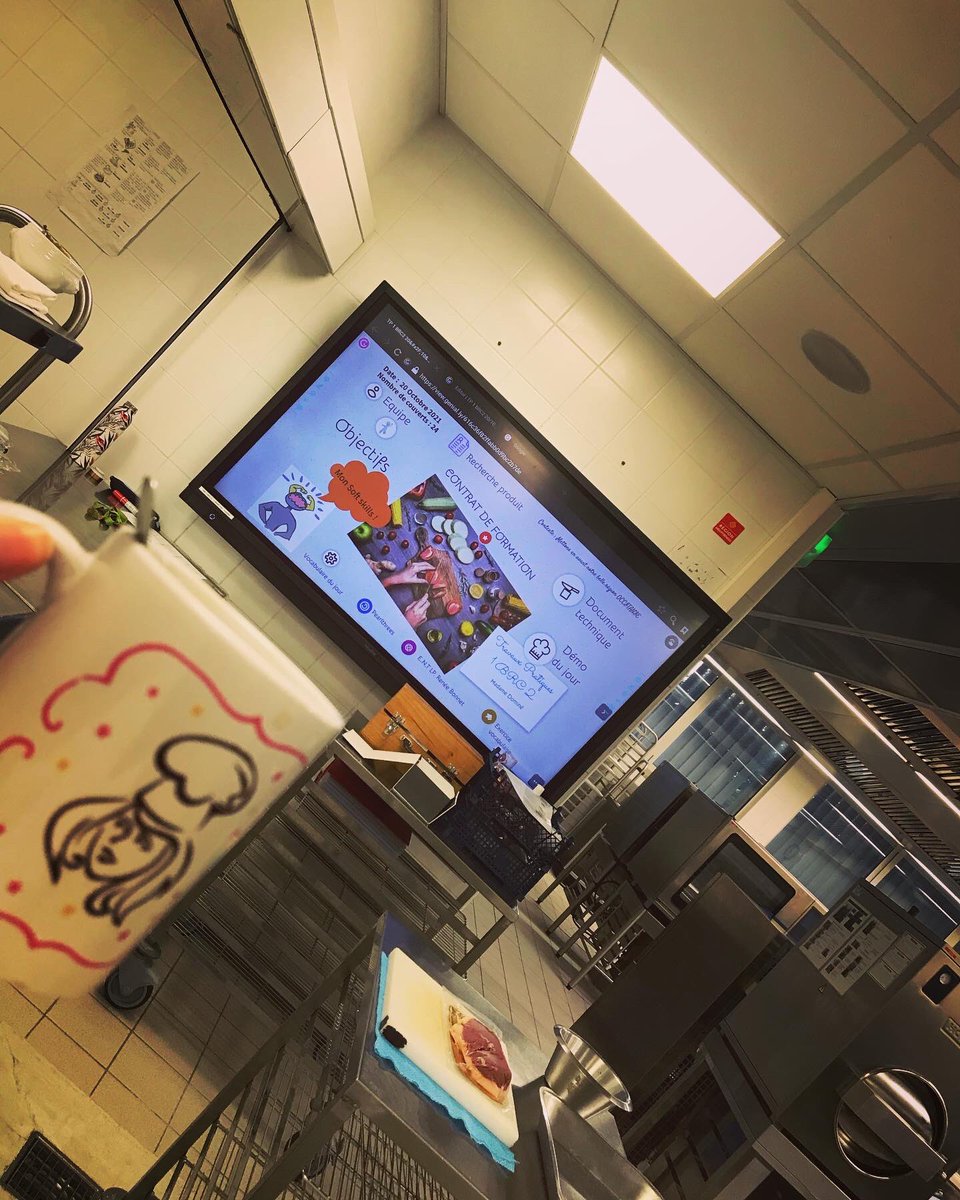 Sand0831's tweet photo. Retour de nos élèves de première bac pro cuisine après 4 semaines de stage !
Nous sommes heureux de les retrouver en forme et motivés … Retour à la technique , à l’apprentissage.
#techniqueculinaire #food #cuisine #competence #apprentissage #capacité #lyceepublic https://t.co/oeIbiUziEA