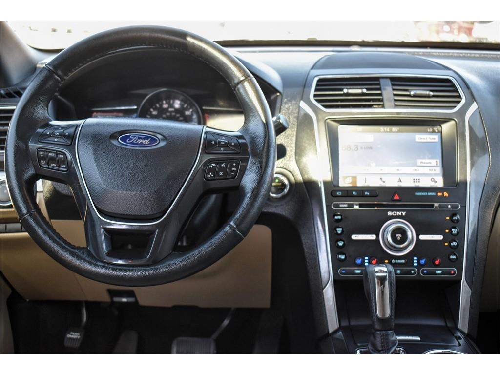 Permian_Ford's tweet photo. 🚨Recent Arrival!🚨 Get behind the wheel of this pre-owned 2017 #Ford #Explorer #Limited that has responsive steering🛣and smooth handling🤩! This SUV grabs attention with an upscale and bold design😎!
Check it out today➡️: https://t.co/Gs4US57YYT https://t.co/hHHzeIus9K