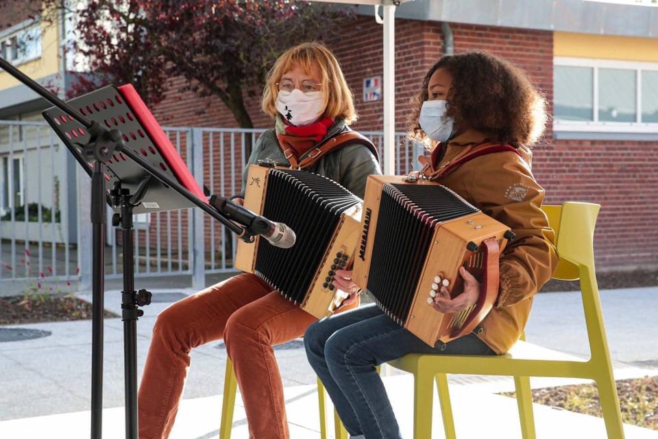 Jean-Christophe Parisot de Bayard était un de mes plus proches amis et c’est avec beaucoup de fierté que nous avons baptisé cette place en son nom, synonyme de lutte contre les inégalités et l'exclusion qui résonnent encore aujourd'hui.