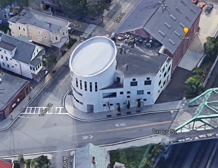 DaveDaveG's tweet photo. @universalhub This funky building in Somerville
https://t.co/tZslQEf1I5 https://t.co/e31LIdDl3X