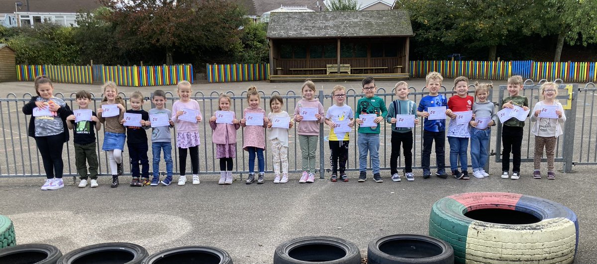 MrsWoolleyRSDP's tweet photo. Llongyfarchiadau to our 🌟yr wythnos, our mathletes of the week and our learning superheroes for the last 2 weeks. What a fab first half term we’ve had in Dosbarth 4. Wishing them all a great half term! 🎃💀👻🌟 https://t.co/bTufxPGz7t