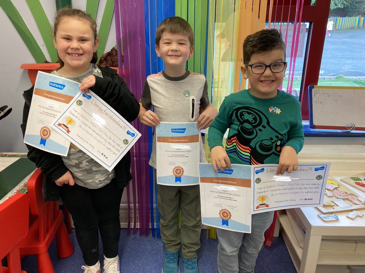 MrsWoolleyRSDP's tweet photo. Llongyfarchiadau to our 🌟yr wythnos, our mathletes of the week and our learning superheroes for the last 2 weeks. What a fab first half term we’ve had in Dosbarth 4. Wishing them all a great half term! 🎃💀👻🌟 https://t.co/bTufxPGz7t