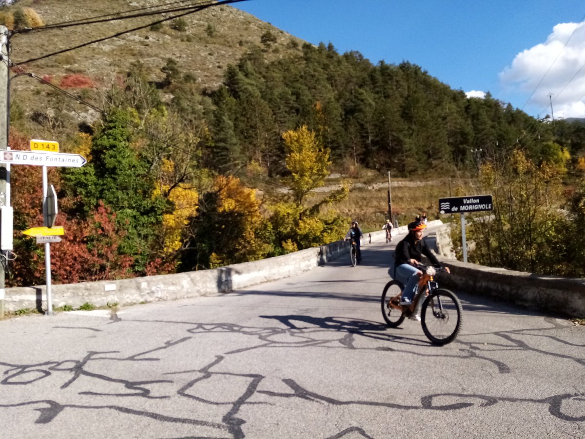 Après-midi vélo🚴‍♂️, découverte du patrimoine et sensibilisation à l'environnement🌳 avec les lycéens de Nice. Une belle rencontre ! 
E si replica a novembre con i ragazzi imperiesi e cuneesi ! 
#youngs4alpimed
<a href="/MetropoleNCA/">Métropole Nice Côte d'Azur</a> <a href="/RegLiguria/">Regione Liguria</a> <a href="/Parco_Europeo/">Parc Européen Alpi Marittime - Mercantour (GECT )</a> #CARF <a href="/InterregALCOTRA/">Interreg ALCOTRA</a>