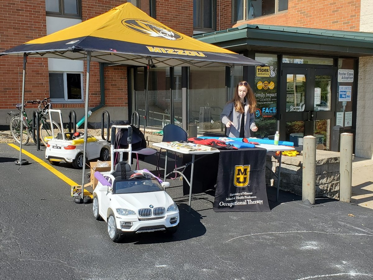 MUExtension's tweet photo. Looking for a fun way to enjoy the beautiful weather today? Head to the @MUfamilyimpact Center for the Health and Wellness Fair! You don't want to miss the food demos, hearing screenings, Stay Strong, Stay Healthy demos and more! Opens at 1 p.m.! #UMEngagementWeek #MissouriHealth https://t.co/9jLFLW6Bee