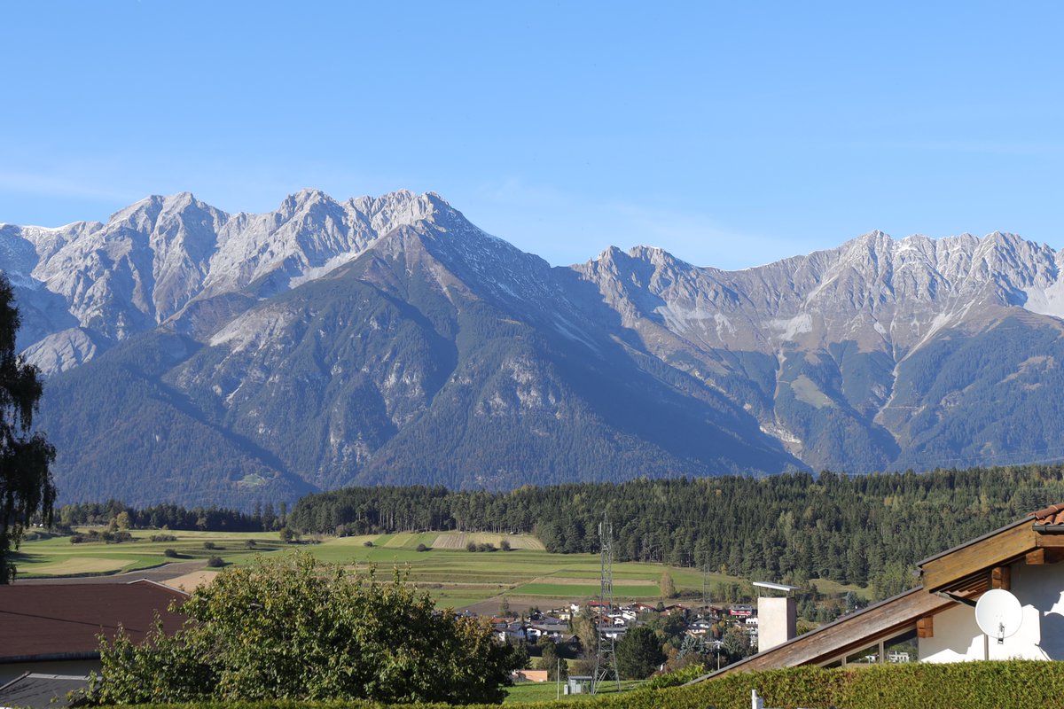 tekraj_14's tweet photo. A short ride, and you can already escape the city and reconnect with nature.
#photography #mountains #phdlife #hobby #NaturePhotography #alps #Innsbruck #Austria
@VisitTirol #phdweekend #PhDVoice https://t.co/s4xSWHe5JA