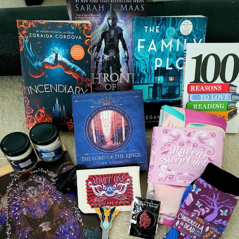 chimillaway's tweet photo. It's almost time! You have until 5pm ET to win this epic bundle of #books, #arcs, candles and other fun bookish goodies, just follow and RT. https://t.co/wdhHWpsH9I