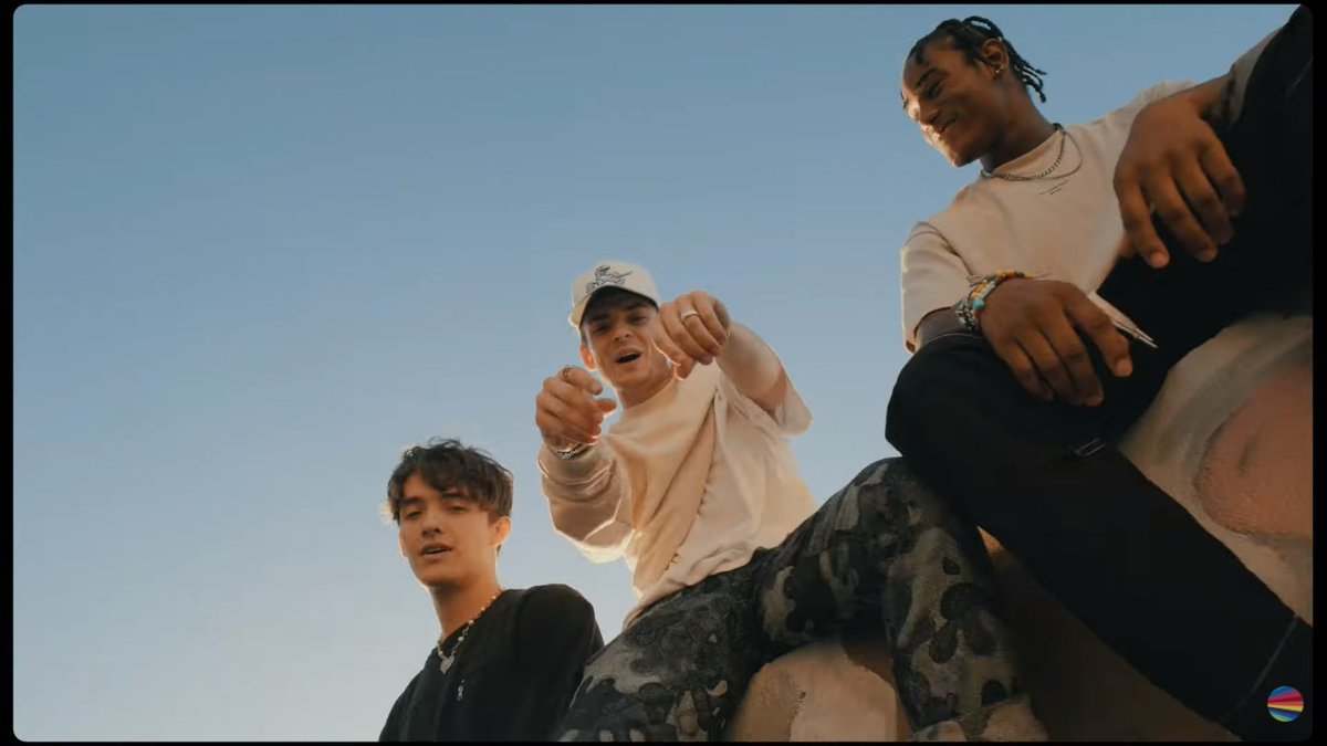 AcervoRNU's tweet photo. Lines do Josh TEMOS!!! Beauchampions ganharam muito hoje! #NowUnitedAnythingForYou https://t.co/XrBToAU1BU